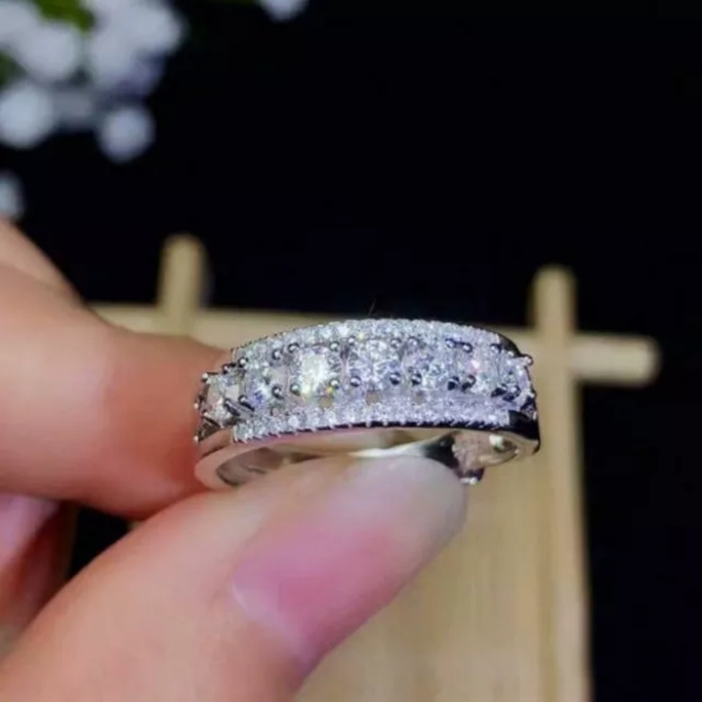New 925 Eternity Engagement Zircon Ring - Picture 6 of 7